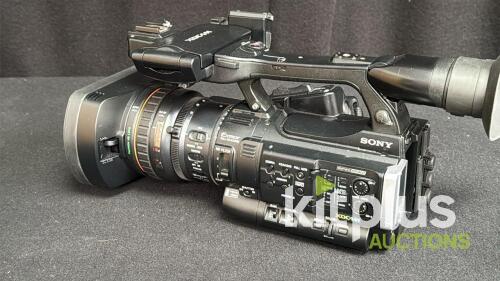 Sony PMW-200 XDCAM HD422 Camcorder, 3x 1/2" Exmor CMOS, 1456 Hours, SxS, 14x Zoom, Dual XLR