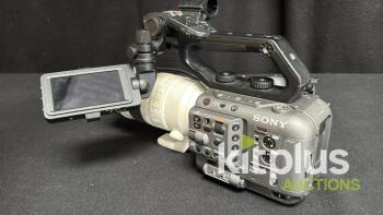 Sony FX6 Full-Frame Cinema Camera w/ Sony FE 70-200mm f/2.8 GM OSS II Lens, 291 Hours, E-mount