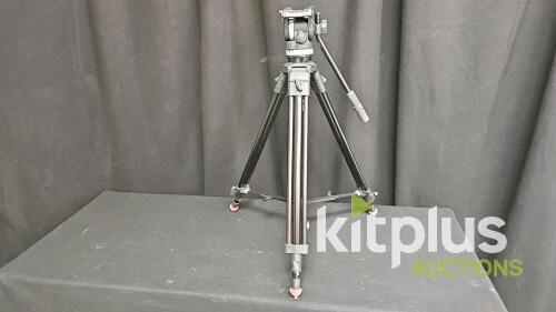 Sachtler Ace Video Tripod System with Fluid Head, Mid-Level Spreader, Max Height 66.5", S/N: S2150M17052385