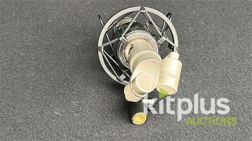 R&Oslash;DE NT4 Stereo Condenser Microphone with Accessories
