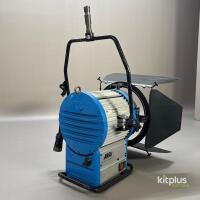 ARRI Compact 2.5K Daylight Kit with Ballast and Header Cable - 11