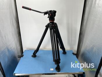 Manfrotto 504X Fluid Head Professional Video Tripod, 360&deg; Pan, 26.5 lb Max Load, Italy