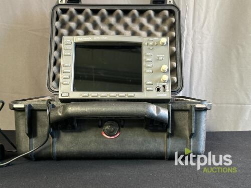 Tektronix WFM 5000 Video Waveform Monitor, Dual SDI, TFT LCD, Peli 1450 Hard Case, SN C042862
